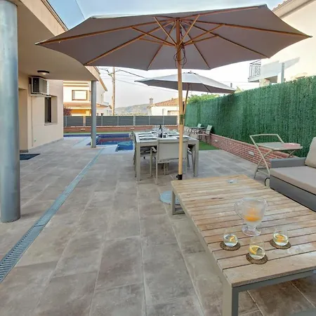 Rioja With Pool & Mountain And Sea View, Only Familys Villa