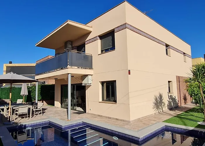 Rioja With Pool & Mountain And Sea View, Only Familys