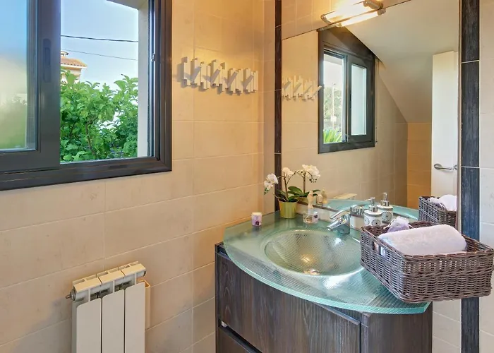 Rioja With Pool & Mountain And Sea View, Only Familys 别墅 滨海略雷特