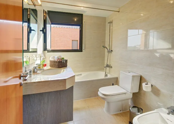 Rioja With Pool & Mountain And Sea View, Only Familys 别墅 *