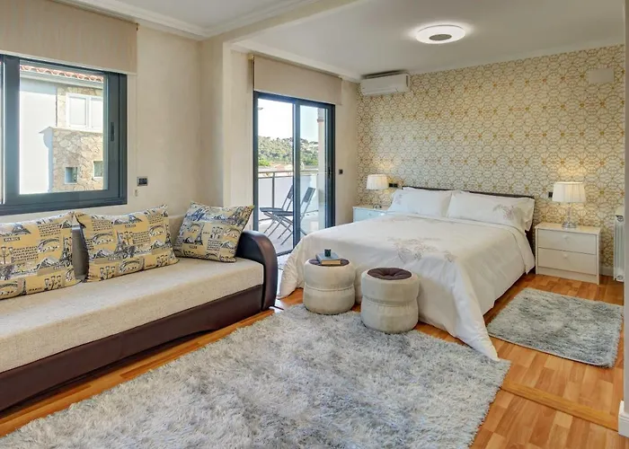 Rioja With Pool & Mountain And Sea View, Only Familys * 滨海略雷特