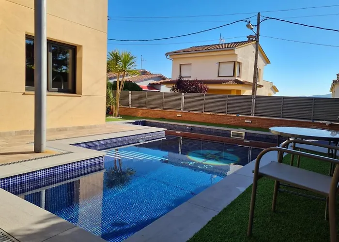 Rioja With Pool & Mountain And Sea View, Only Familys Villa