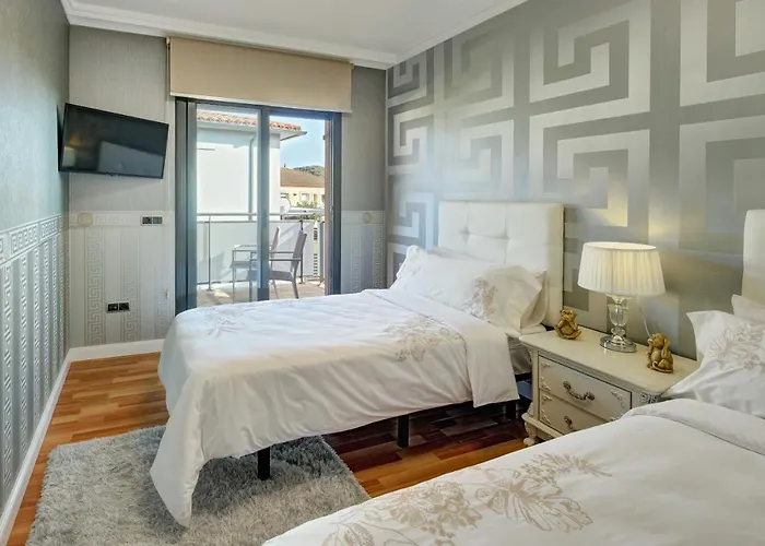 Rioja With Pool & Mountain And Sea View, Only Familys *