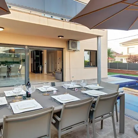 Rioja With Pool & Mountain And Sea View, Only Familys Villa *